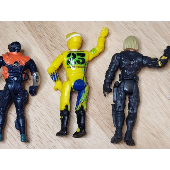 Action Figure Lot – Set of 5 Mixed Figurines - Picture 7 of 12